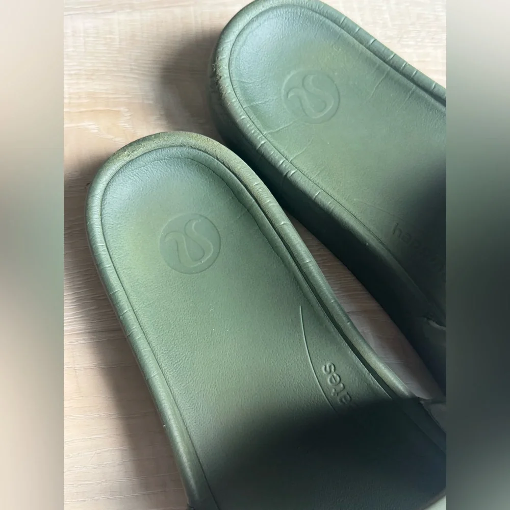 lululemon athletica sleek green
